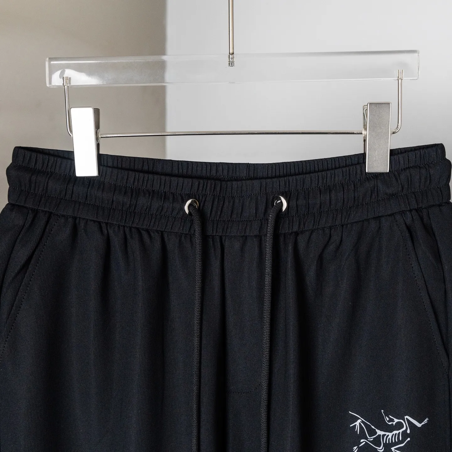 ARC'TERYX :Lightweight， ， ， ，Lightweight ， 、 、 、 、 ！ ！ Classic logo ！ 90% 10% , ， ， Breathable ， ，Quality ！ ！ logo ， ， ， ， ， ！ Versatile ！